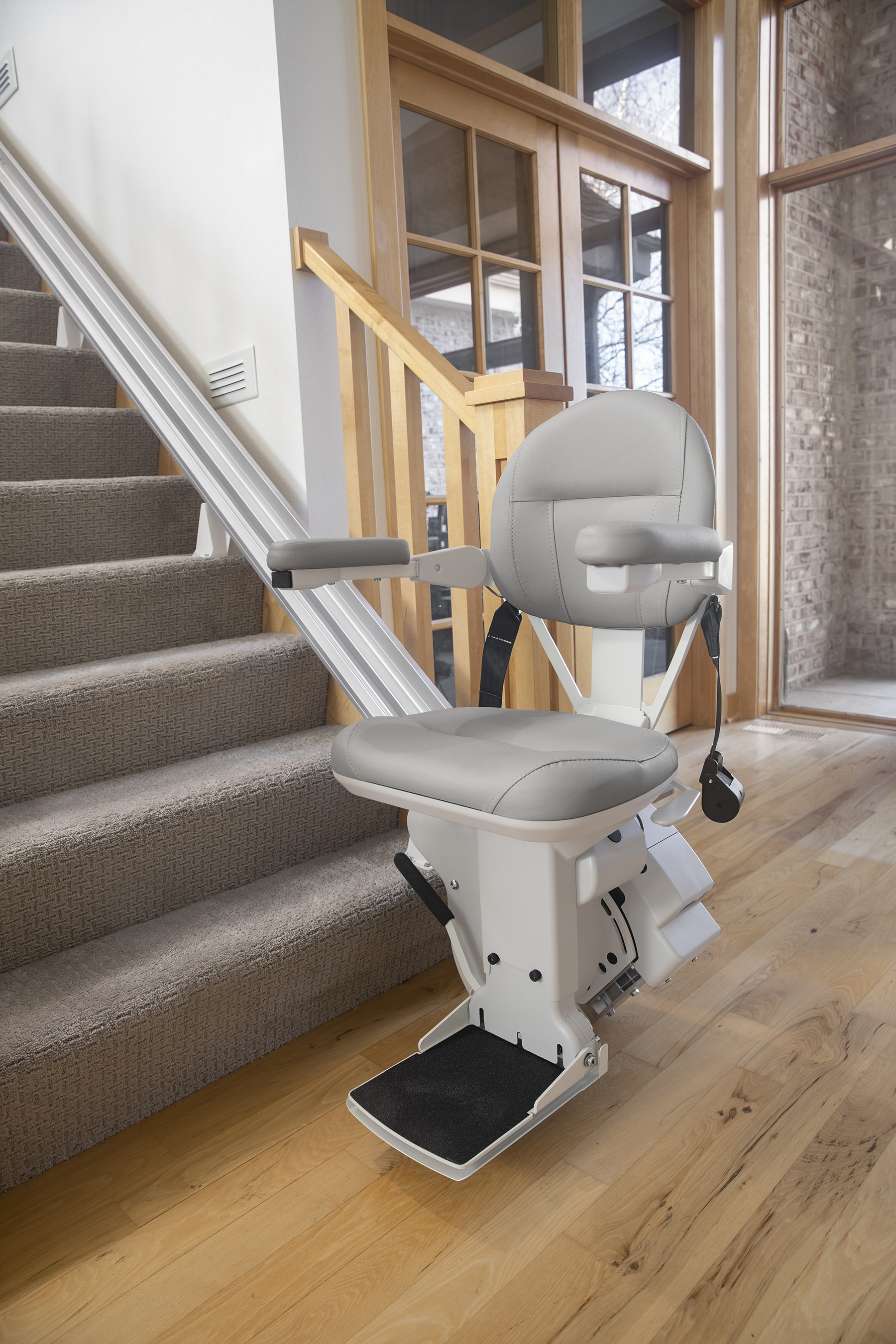 CRASH GATE RP6 BRUNO CHAIR 展示品(2601C-5) Bruno 3 Gate Commercial Platform Lift | Lifeway Mobility
